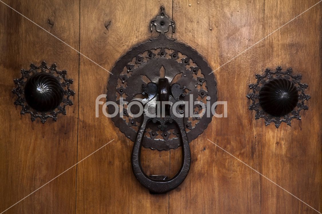 Door in Souq Waqif