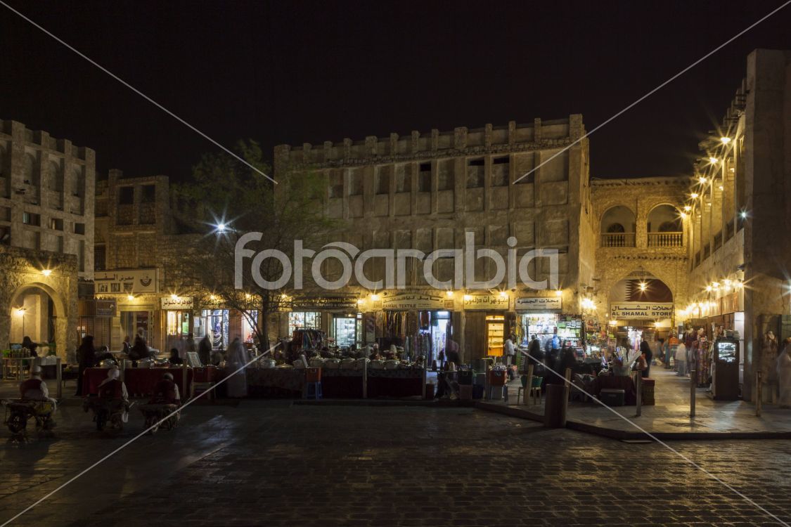 Night shopping at Souq Waqif