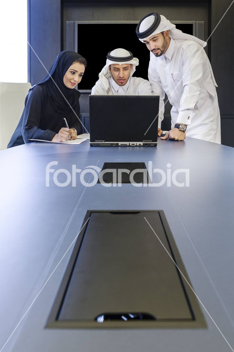 Arab businessman and businesswoman
