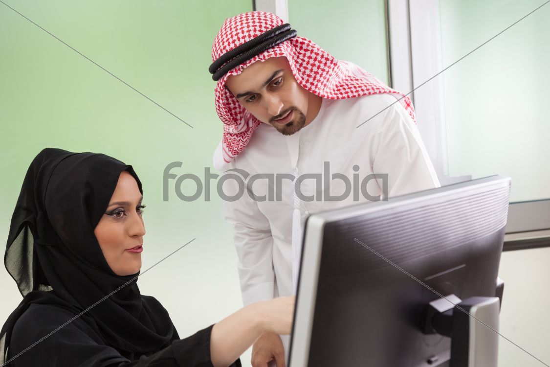 Arabic business couple